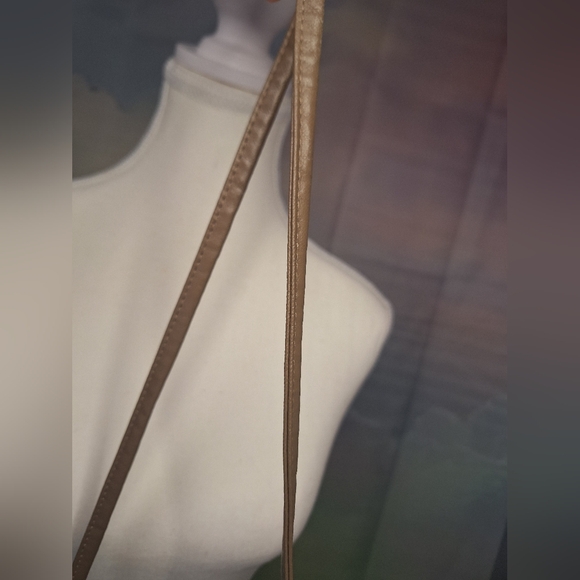 Vintage Toni Leather Tan Taupe Clutch With Crossbody Stap - Picture 11 of 14